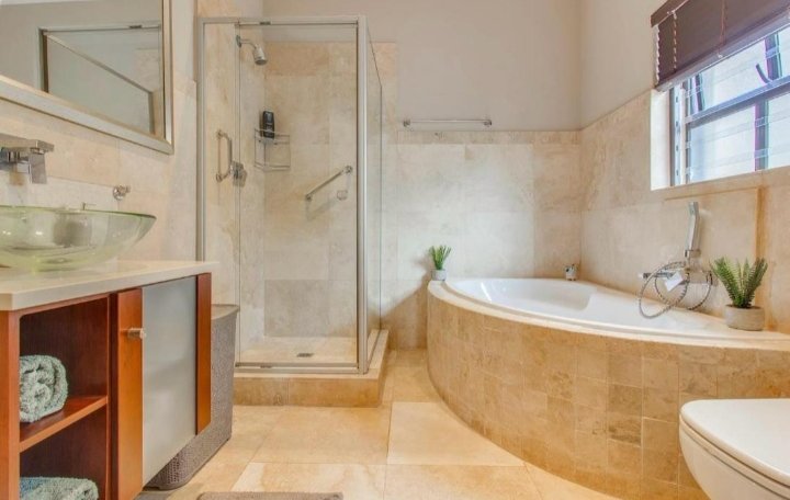 5 Bedroom Property for Sale in Deo Gracia Western Cape